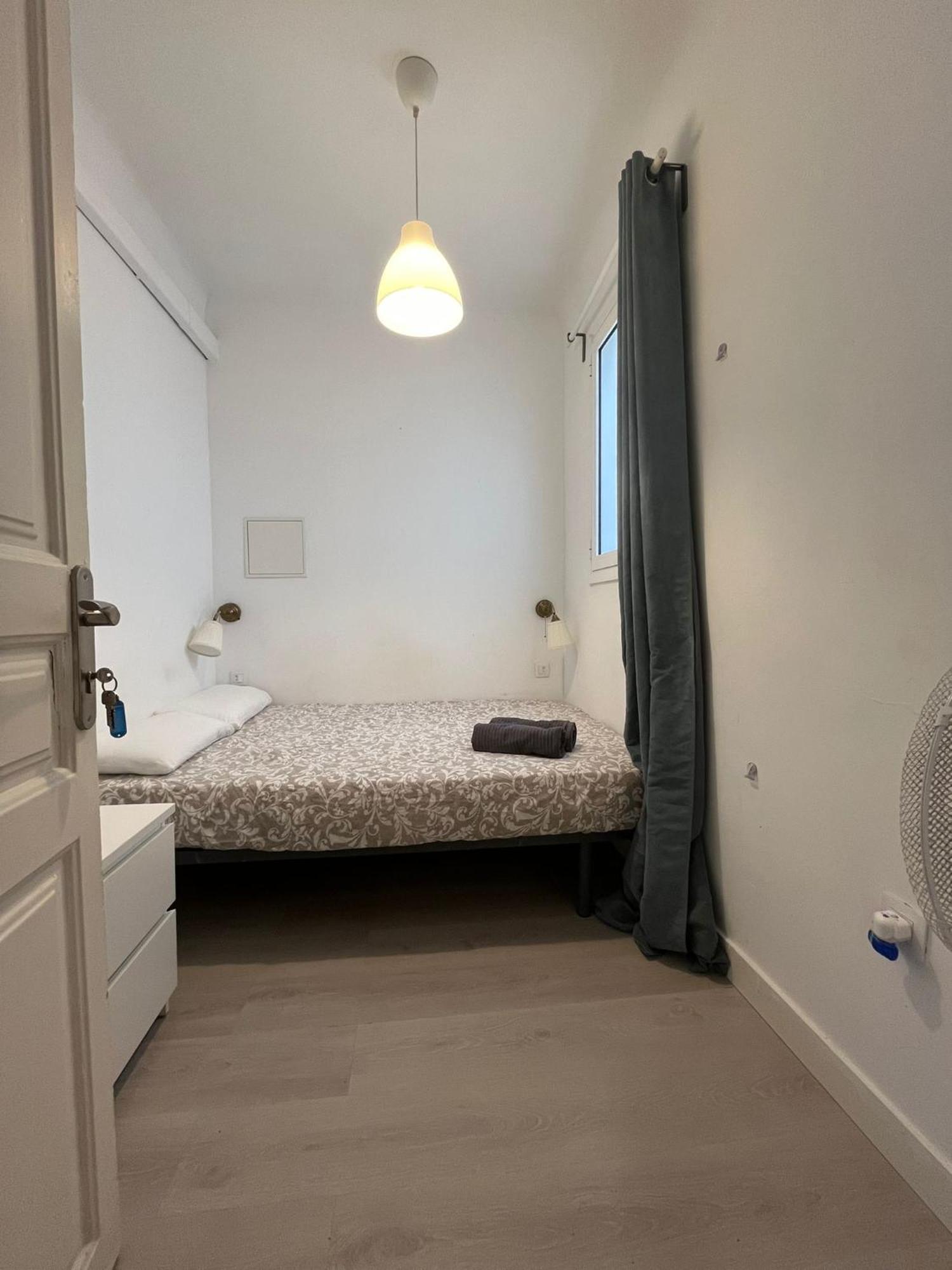 Hostel Private Near Parallel Av